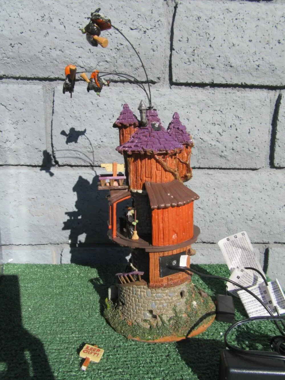 Lemax Spooky Town Witches Tower Halloween Village 2018 #85301